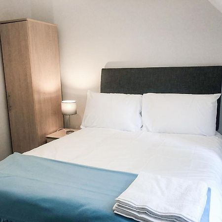 Old Court Holiday Homes Terryglass - Sleeps 6 By Trident Holiday Homes 外观 照片