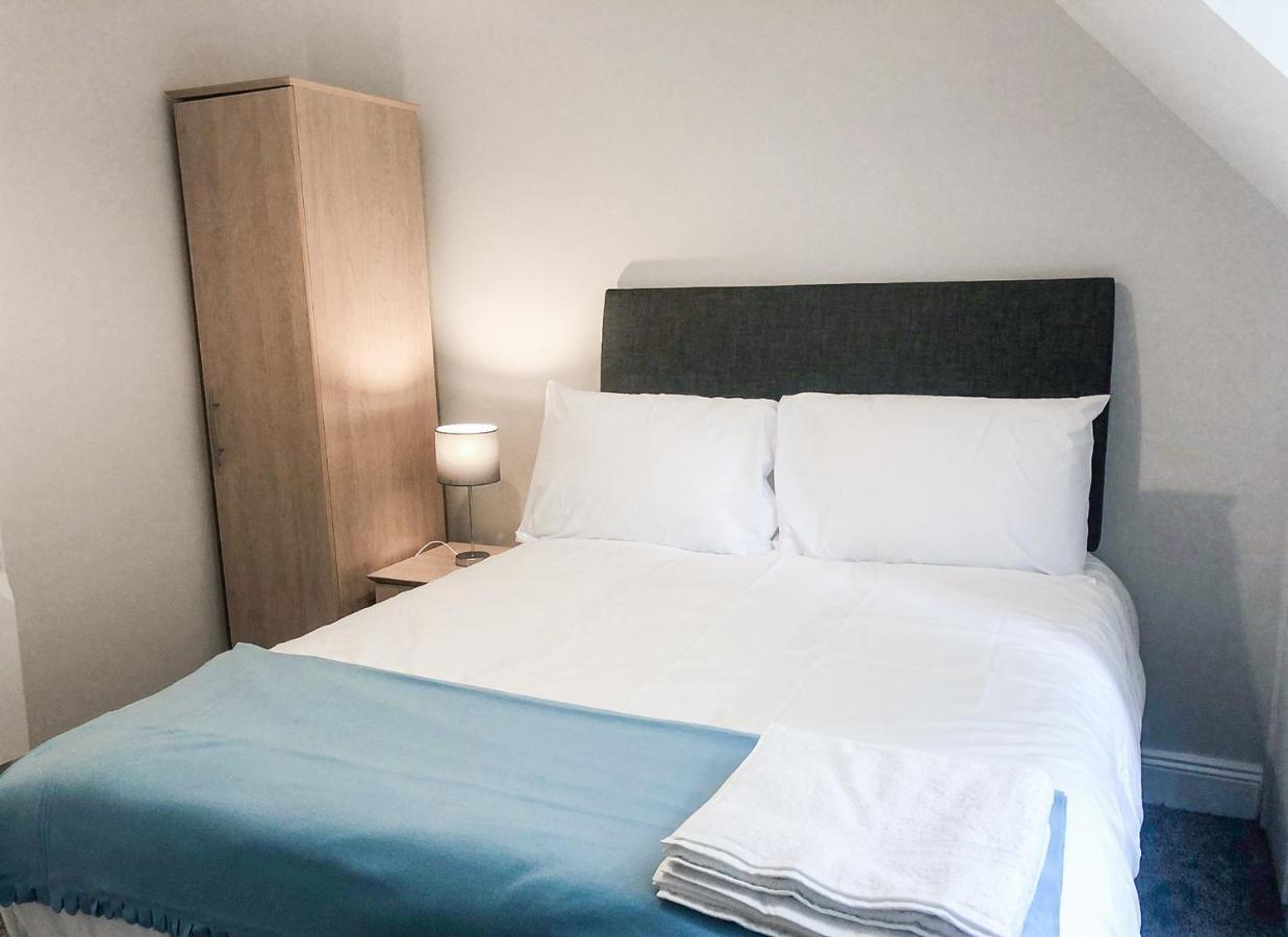 Old Court Holiday Homes Terryglass - Sleeps 6 By Trident Holiday Homes 外观 照片