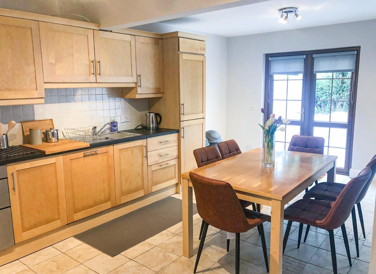 Old Court Holiday Homes Terryglass - Sleeps 6 By Trident Holiday Homes 外观 照片
