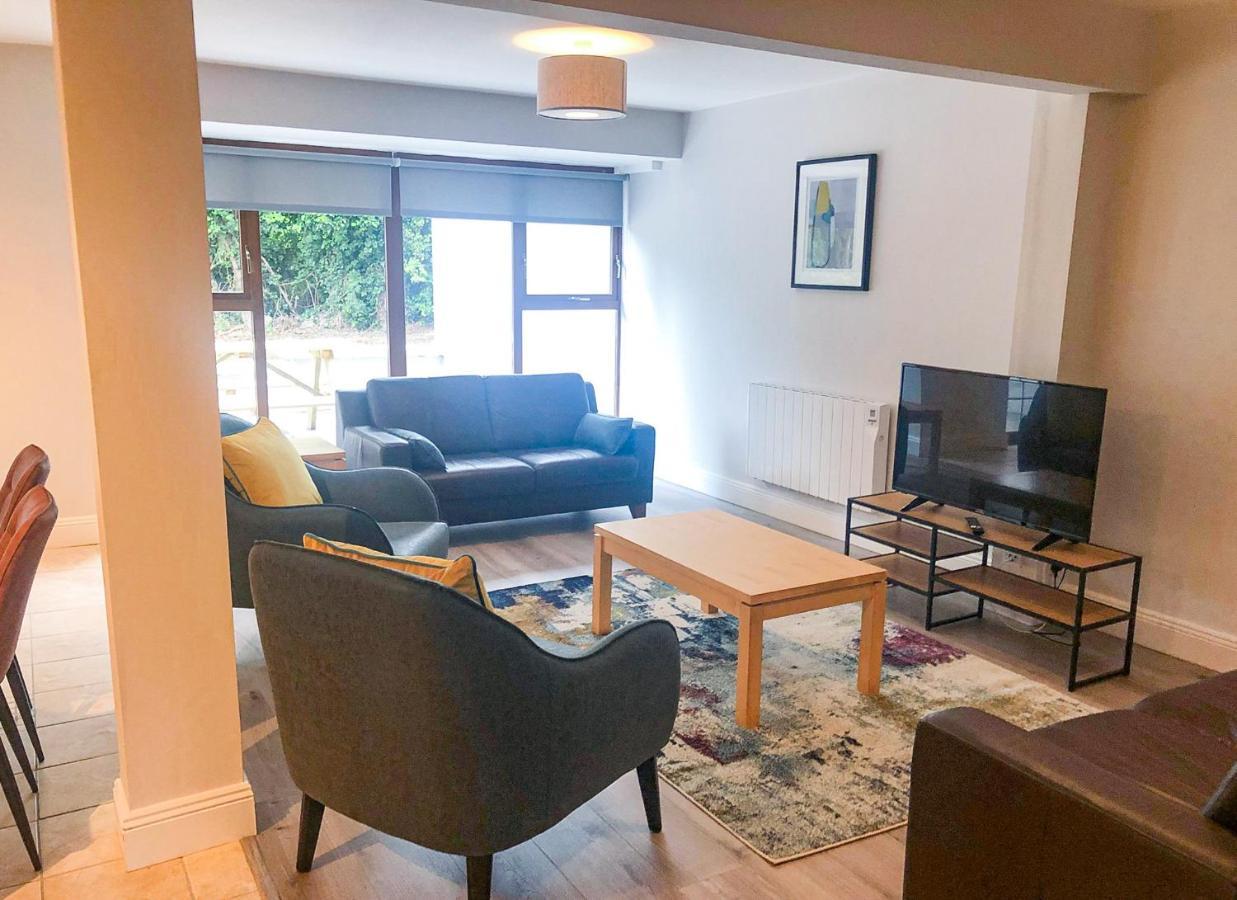 Old Court Holiday Homes Terryglass - Sleeps 6 By Trident Holiday Homes 外观 照片
