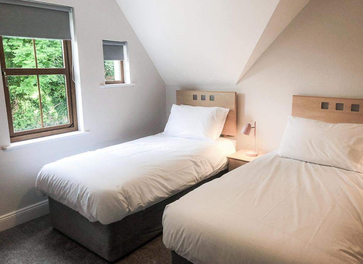 Old Court Holiday Homes Terryglass - Sleeps 6 By Trident Holiday Homes 外观 照片