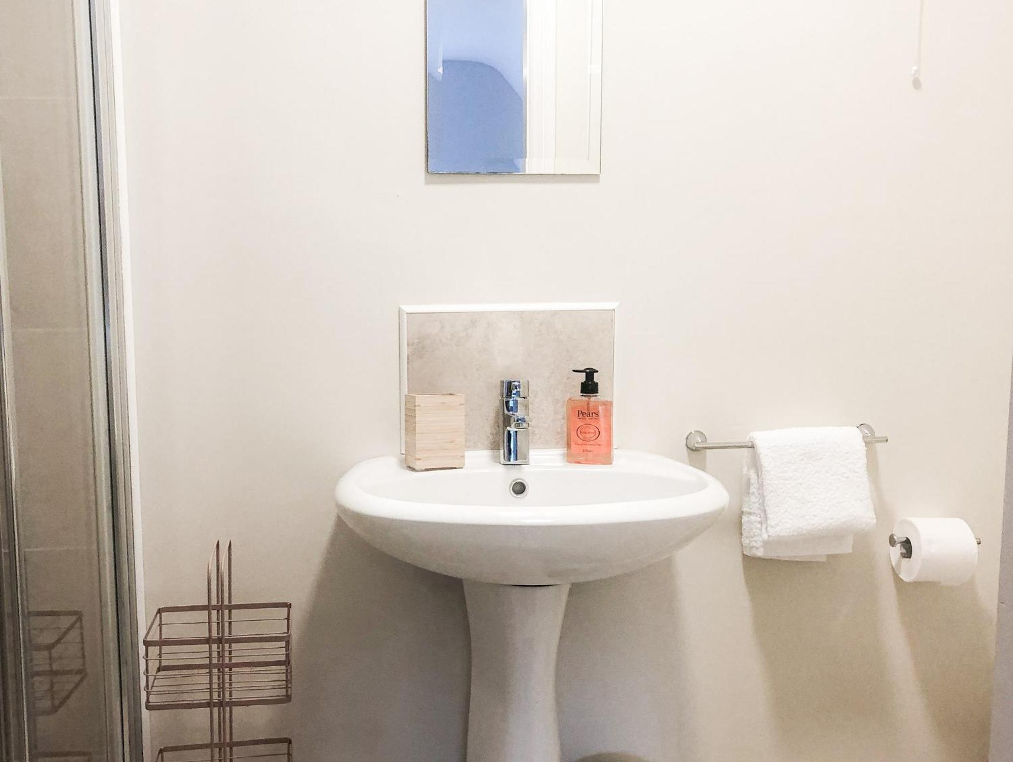 Old Court Holiday Homes Terryglass - Sleeps 6 By Trident Holiday Homes 外观 照片